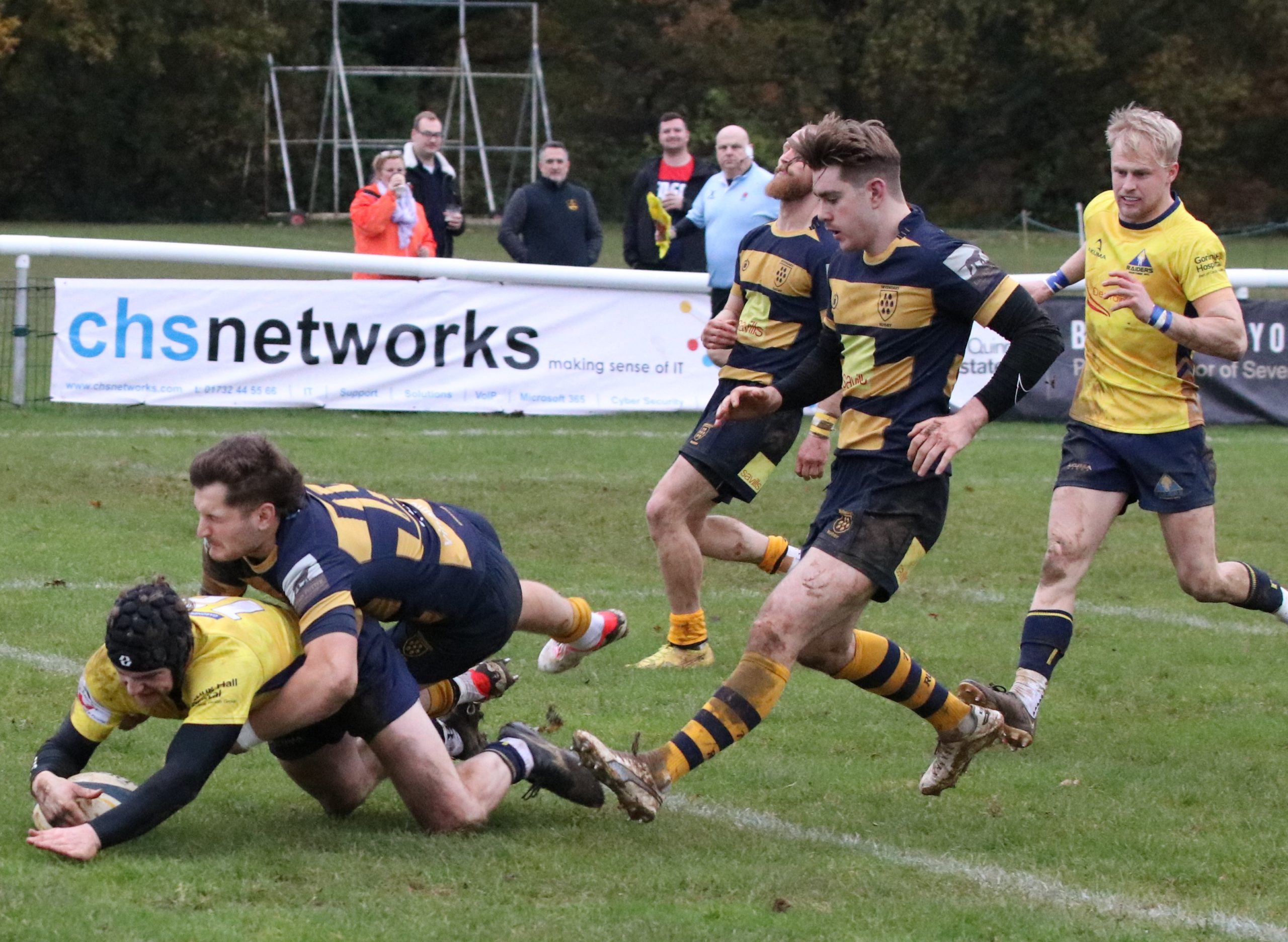 Sevenoaks 15 Worthing Raiders 10